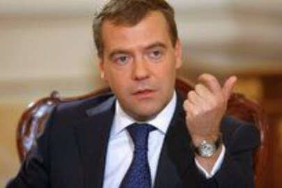 Medvedev: Ukrayna’nın toprak bütünlüğünün garantörü olmayacağız