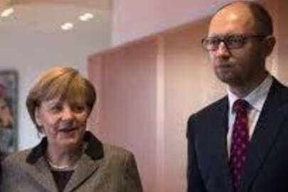 Arseniy Yatsenyuk, Angela Merkel ile görüştü