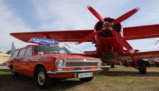 Kiev’de “Old Car Land-2015” eski araba festivali