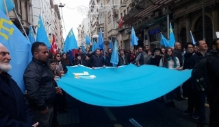 İstanbul işgal altındaki Kırım için yürüdü