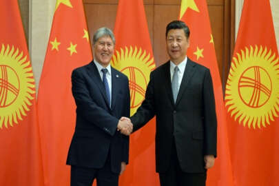 Eski Kırgızistan Cumhurbaşkanı Atambayev, Çin Devlet Başkanı ile görüştü