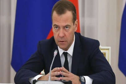 Medvedev'den işgal edilen Kırım'a yasa dışı ziyaret