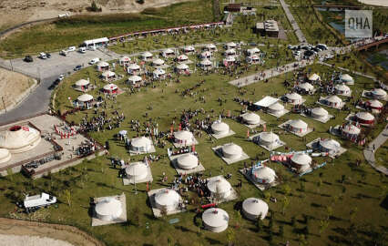 Ahlat'taki Türk İslam mezarlığında ilk: Kemer işlemeli mezar taşı tespit edildi