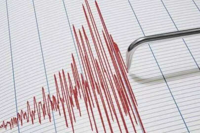 İzmir'de deprem