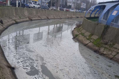 Kerç’ten geçen nehirdeki kirlilik görüntülendi