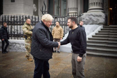 Cumhurbaşkanı Zelenskıy, Boris Johnson ile Kıyiv'de görüştü