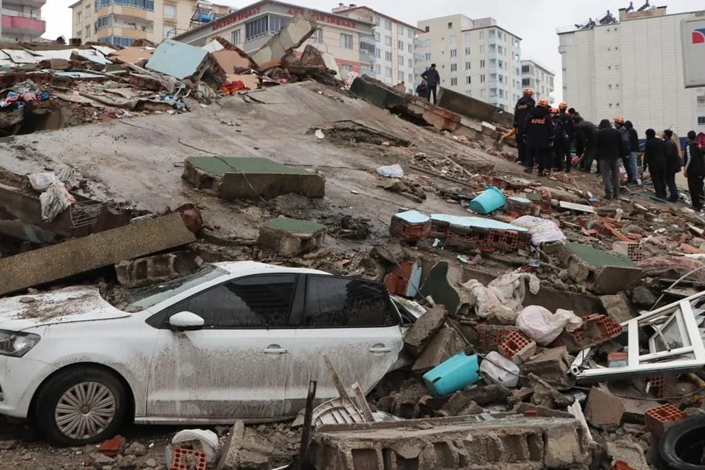 Kahramanmaraş'ta aynı gün 7.7 ve 7.6 büyüklüğünde iki deprem oldu