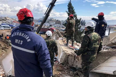 Azerbaycanlı ekipler 45 kişiyi enkaz altından kurtardı