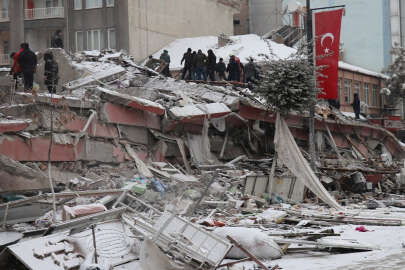 Türkiye'yi sarsan deprem felaketinde can kaybı 47 bin 975 oldu