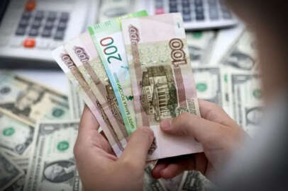 Rublenin dolar karşısındaki değer kaybı sürüyor