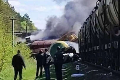 Rusya'da bir patlama daha: Yük treni raydan çıktı