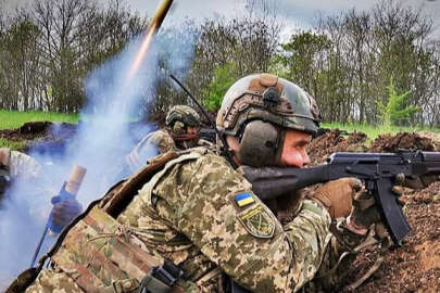 Ukrayna ordusu, birçok bölgede işgalci Rusları geri püskürttü