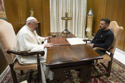 Zelenskıy, Papa Francis ile görüştü