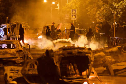 Fransa'da yaşayan Türk vatandaş, ülkedeki şiddet olayları hakkında gözlemlerini anlattı