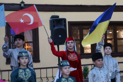 Eskişehir Odunpazarı'nda Kırım Tatar yırları ve halk oyunları gösterisi yapıldı