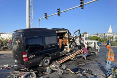 Antalya'da feci trafik kazası: Biri Ukraynalı ölüler ve Kazakistanlı yaralılar var