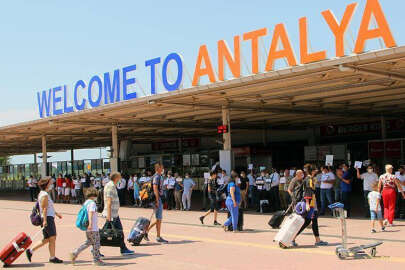 Antalya'da Rus turistin odasına giren çalışanlar şoke oldu!