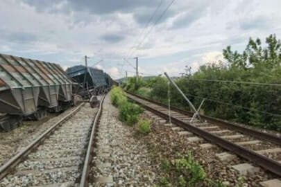 Ukrayna'ya tahıl taşıyan tren, Moldova'da raydan çıktı!