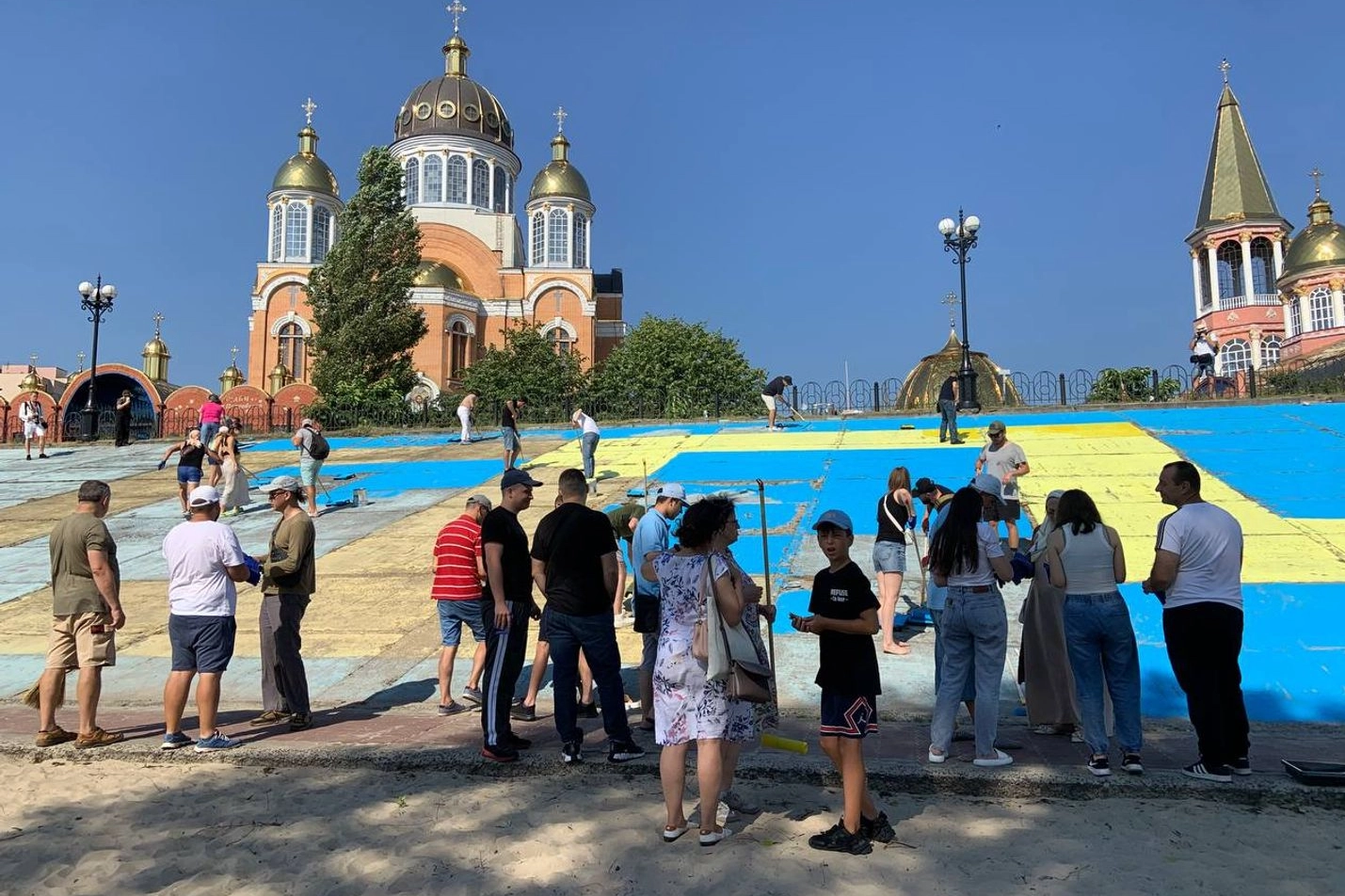 Ukrayna'daki dev Kırım Tatar bayrağı, Yerli Halklar Günü kapsamında yenilendi