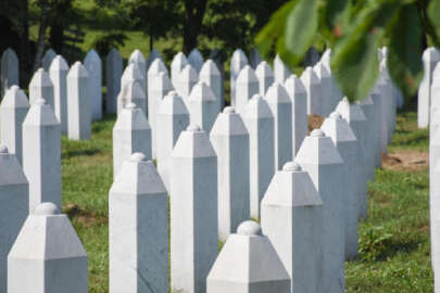 Srebrenitsa Katliamı sorumlusu 5 kişi gözaltına alındı