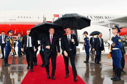 Erdoğan, Aliyev tarafından Nahçıvan Havalimanı'nda karşılandı