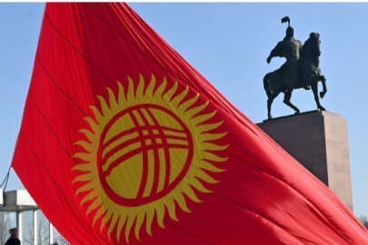 Kırgızistan bayrağını değiştirmek istiyor