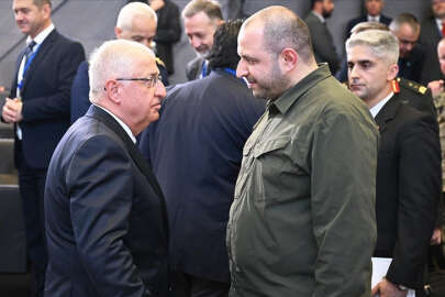 Ukrayna Savunma Bakanı Umerov ve Türkiye Millî Savunma Bakanı Güler, NATO Ukrayna Konseyi Toplantısı'nın ardından bir araya geldi