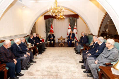 KKTC Cumhurbaşkanı Ersin Tatar, Kıbrıs gazileri heyeti ile görüştü