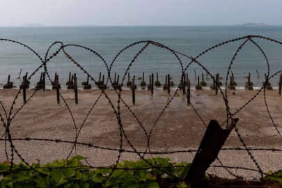 Kuzey Kore, Güney Kore sınırına top mermisi yağdırdı!