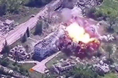 İşgalci Rusya, Ukrayna'da ilk kez 3 tonluk güdümlü bomba kullandı