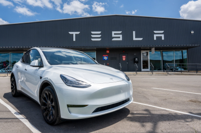 Ukrayna elektrik sorununa çözümü Tesla araçlarında buldu!