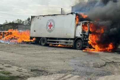 Rusya, Ukrayna'da Kızılhaç kamyonunu vurdu: 3 kişi öldü