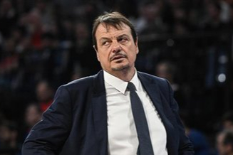 Ergin Ataman skandal "Kıbrıs" pankartı üzerine oyundan çıktı!