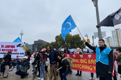 Doğu Türkistan'ın işgali Berlin'de protesto edildi