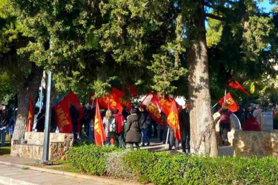 Yunan komünistler, Holodomor'u anan Ukraynalılara saldırdı!