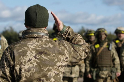 Ukrayna’dan sıkıyönetimde askerlerin yurt dışına gönderilmesi konusunda yeni düzenleme